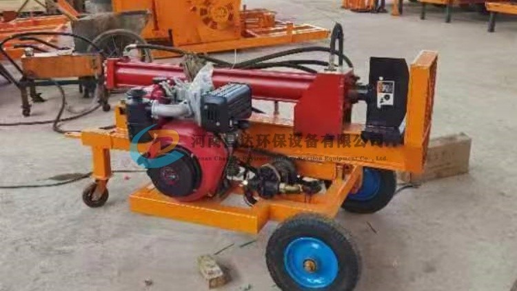 移動（dòng）劈木機劈（pī）柴機（jī）2.jpg